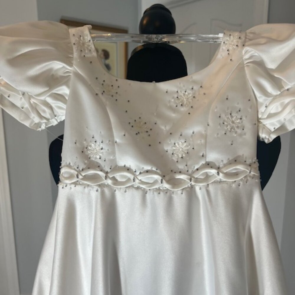 NWT Eden Bridal Flower Girl Dress Satin White Size 4 - Picture 4 of 12